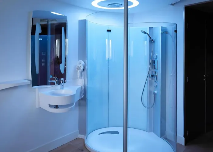 Alexander New Hotel 3*